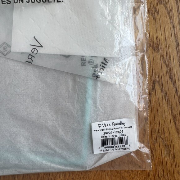 Vera Bradley Disney Little Mermaid Phone Pouch with Lanyard NWT - Picture 3 of 4